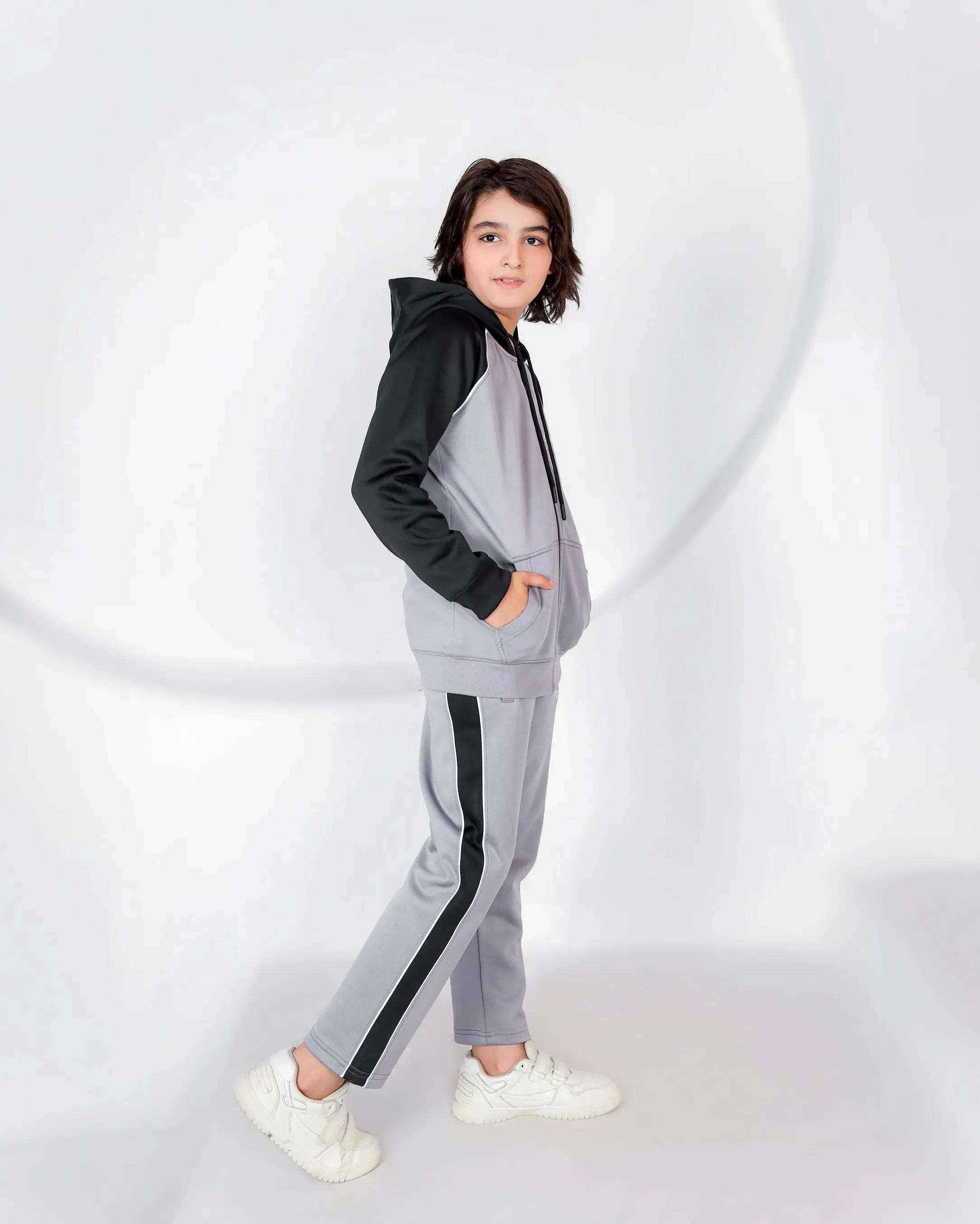 Raglan Rythm - Kids Winter Tracksuit